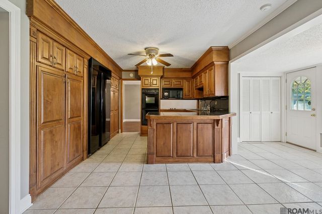 19533 Plank Rd, Zachary, LA 70791