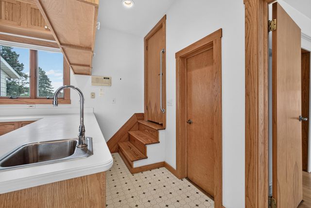 23580 Great River Road, Leclaire, IA 52753