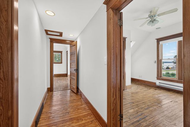 23580 Great River Road, Leclaire, IA 52753
