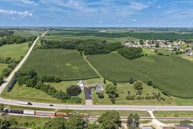 23580 Great River Road, Leclaire, IA 52753