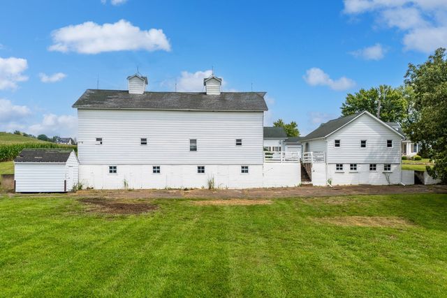 23580 Great River Road, Leclaire, IA 52753