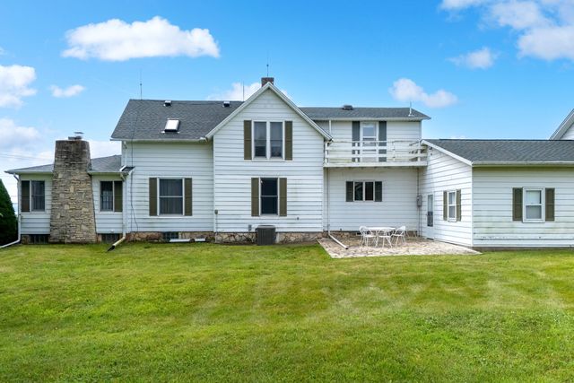 23580 Great River Road, Leclaire, IA 52753