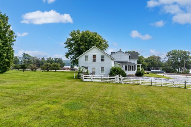 23580 Great River Road, Leclaire, IA 52753