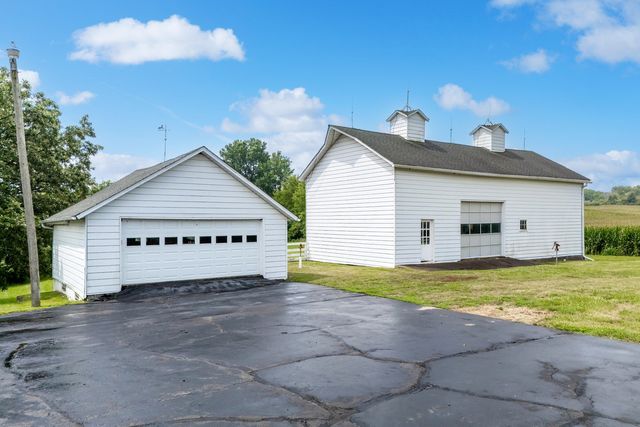 23580 Great River Road, Leclaire, IA 52753