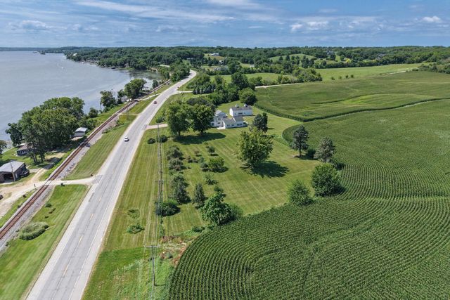 23580 Great River Road, Leclaire, IA 52753