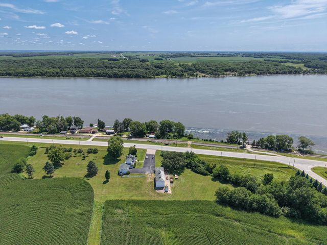 23580 Great River Road, Leclaire, IA 52753