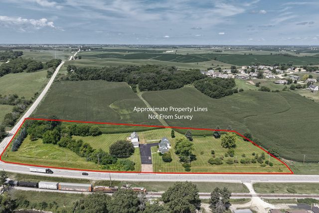 23580 Great River Road, Leclaire, IA 52753