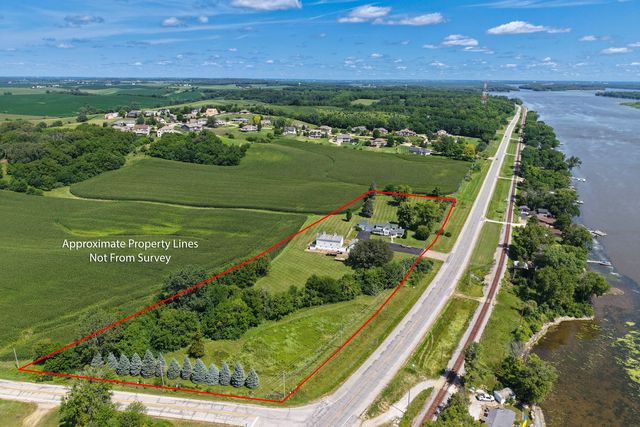 23580 Great River Road, Leclaire, IA 52753