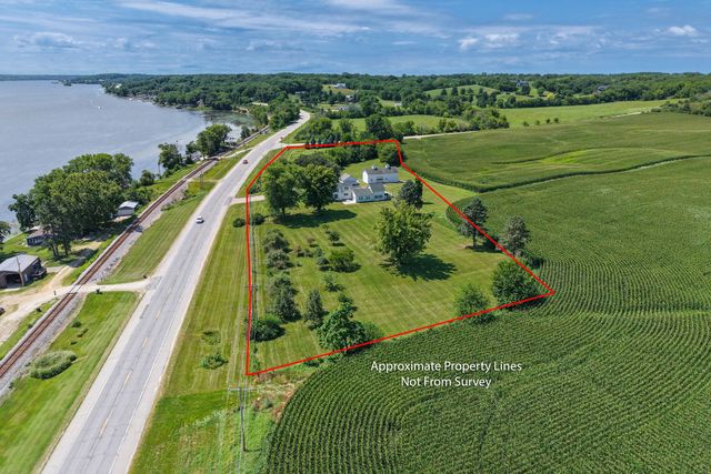 23580 Great River Road, Leclaire, IA 52753