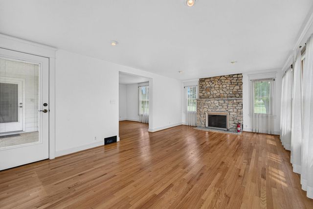 23580 Great River Road, Leclaire, IA 52753