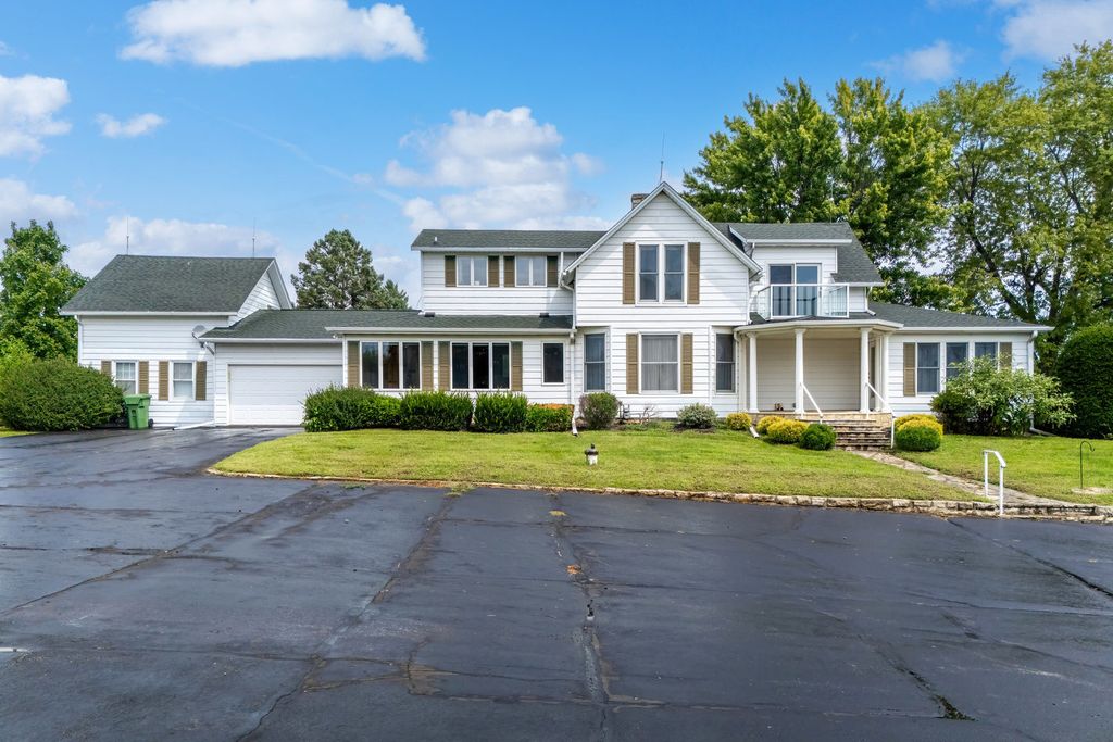 23580 Great River Road, Leclaire, IA 52753