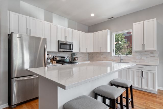 1702 W North Avenue A2, Chicago, IL 60622