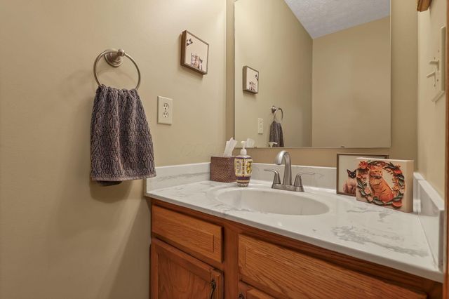 511 Laurel Drive SW, Etna, OH 43062