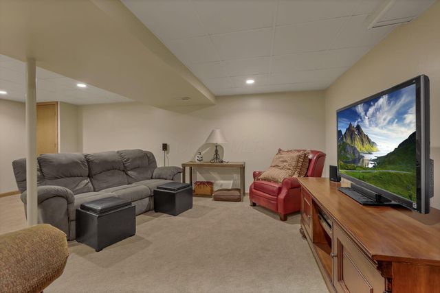 511 Laurel Drive SW, Etna, OH 43062