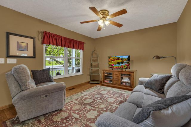 511 Laurel Drive SW, Etna, OH 43062