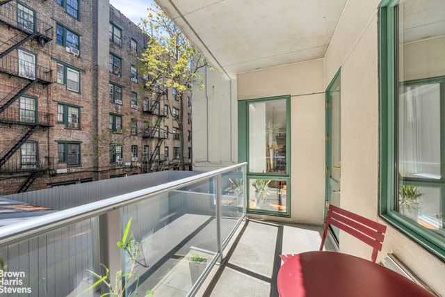330 E 109th St Apt 2A, New York City, NY 10029