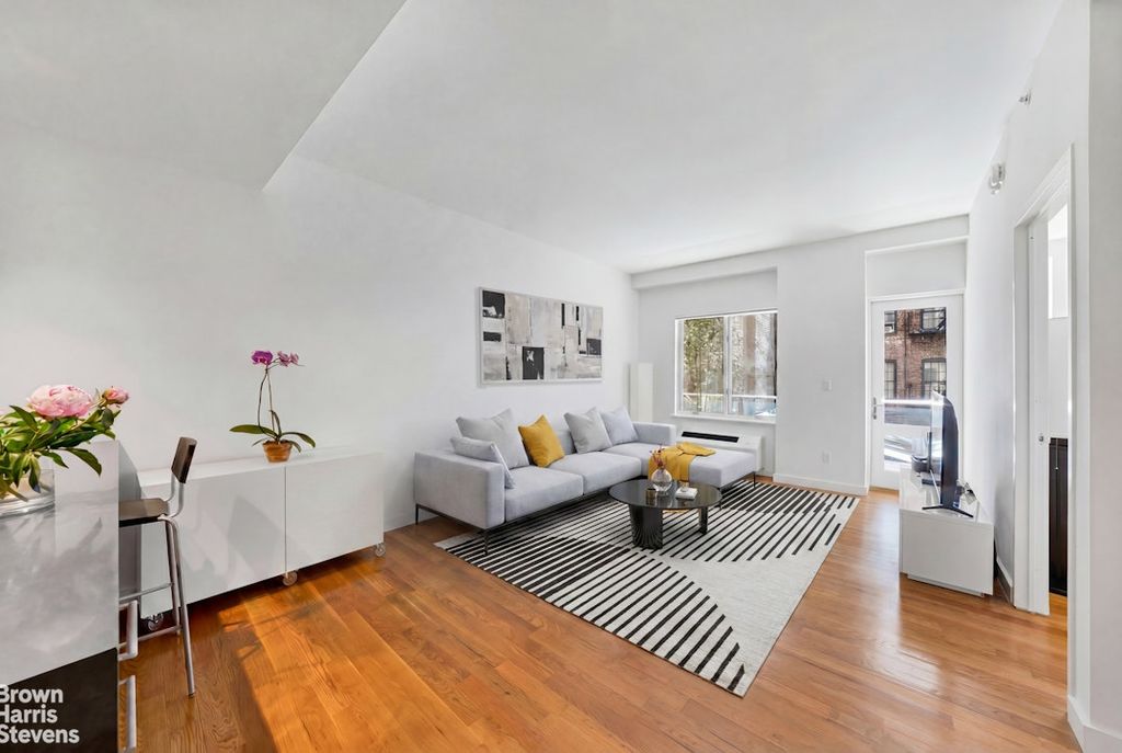 330 E 109th St Apt 2A, New York City, NY 10029
