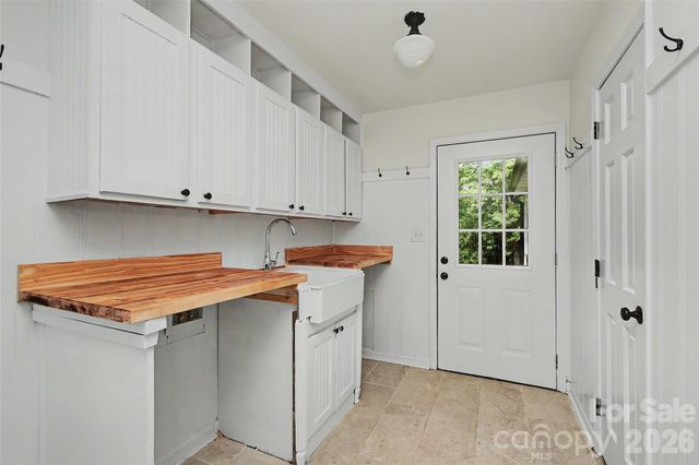 6117 Cherry Tree Lane, Charlotte, NC 28270