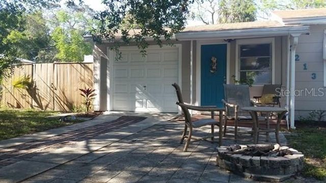 3213 W HARTNETT AVENUE, Tampa, FL 33611