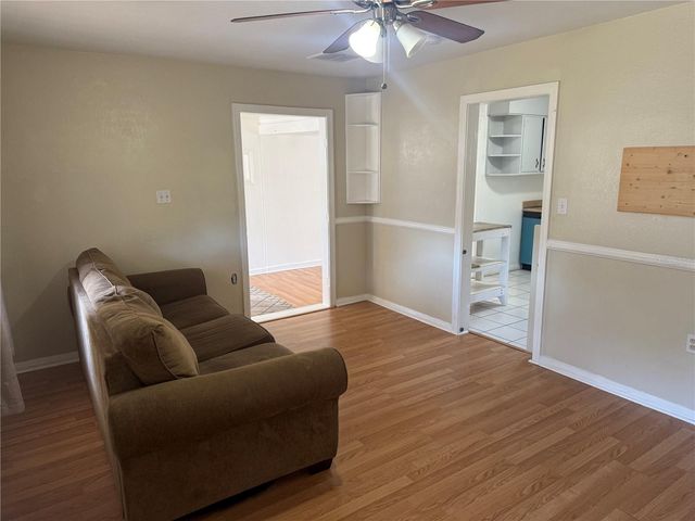 3213 W HARTNETT AVENUE, Tampa, FL 33611