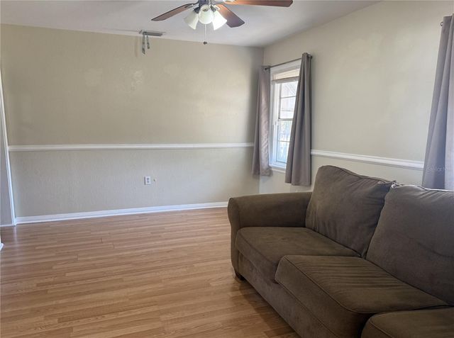 3213 W HARTNETT AVENUE, Tampa, FL 33611