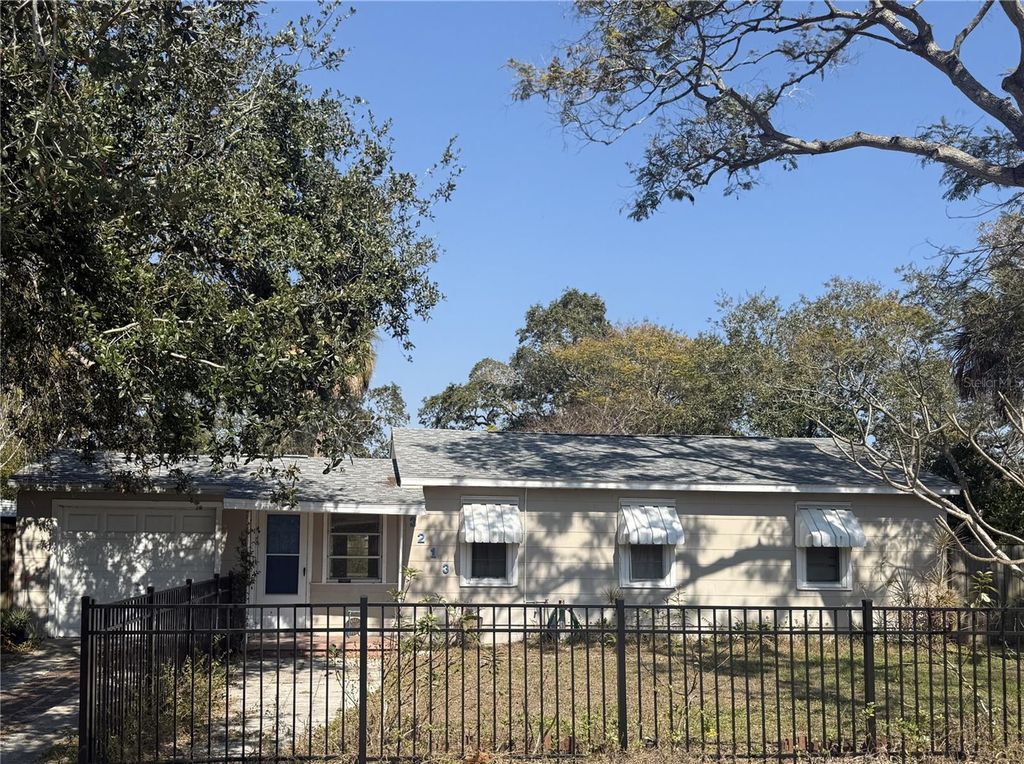 3213 W HARTNETT AVENUE, Tampa, FL 33611