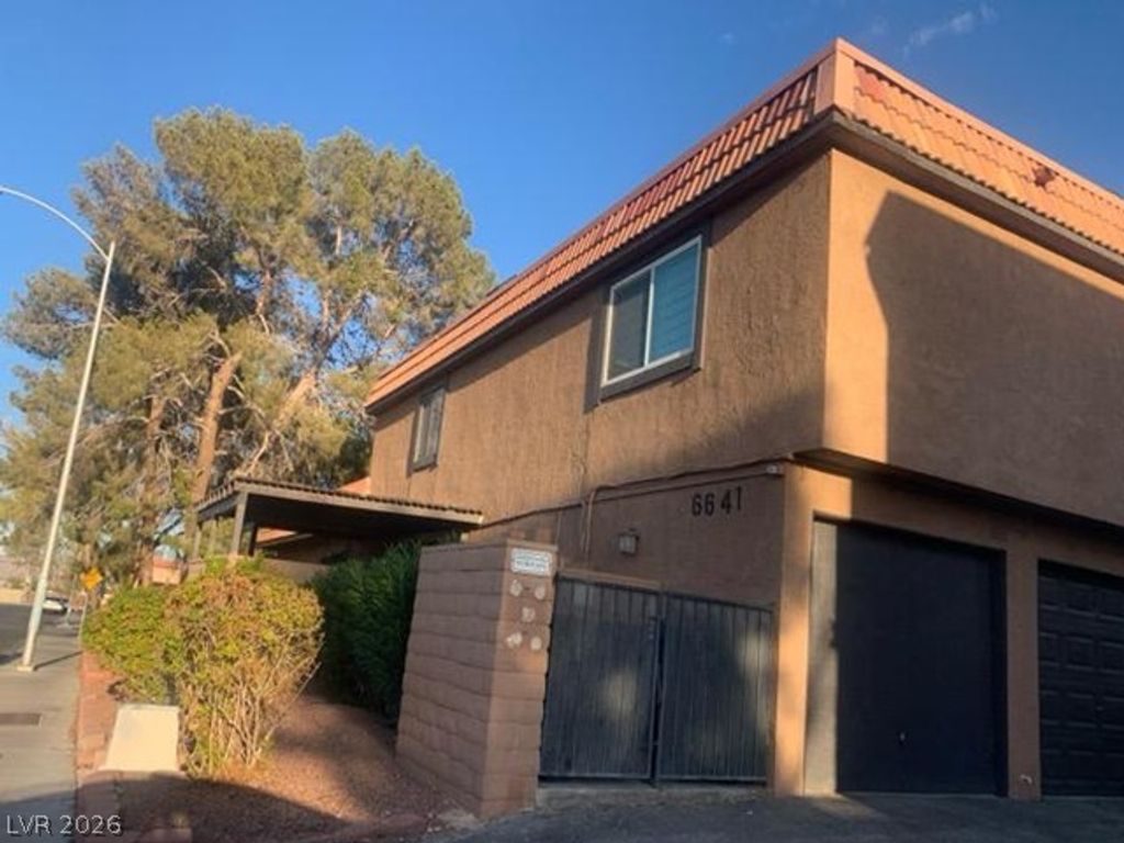6641 Silverstream Avenue D, Las Vegas, NV 89107 — exterior