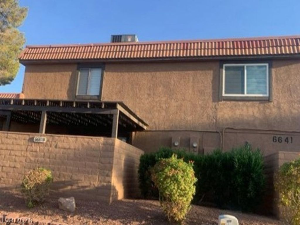 6641 Silverstream Avenue D, Las Vegas, NV 89107 — photo 2