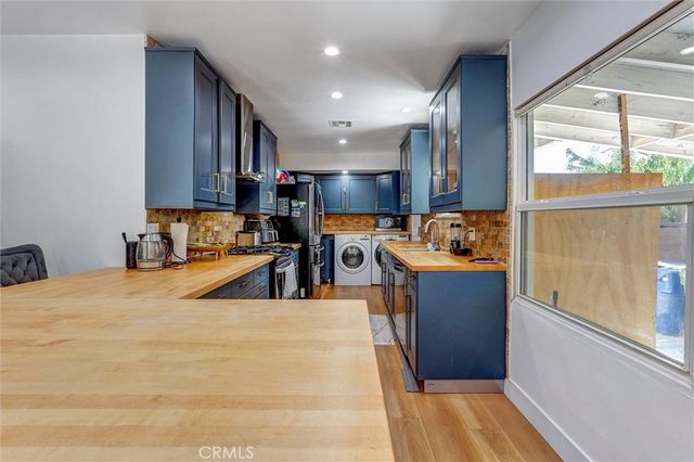 20355 Mobile, Winnetka, CA 91306