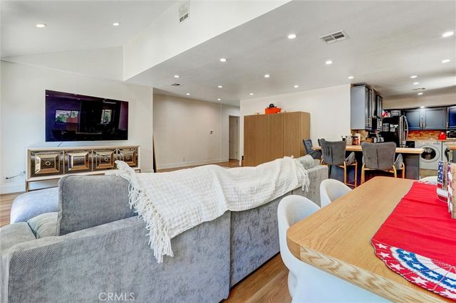 20355 Mobile, Winnetka, CA 91306