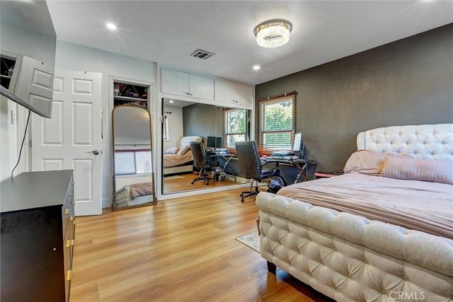 20355 Mobile, Winnetka, CA 91306