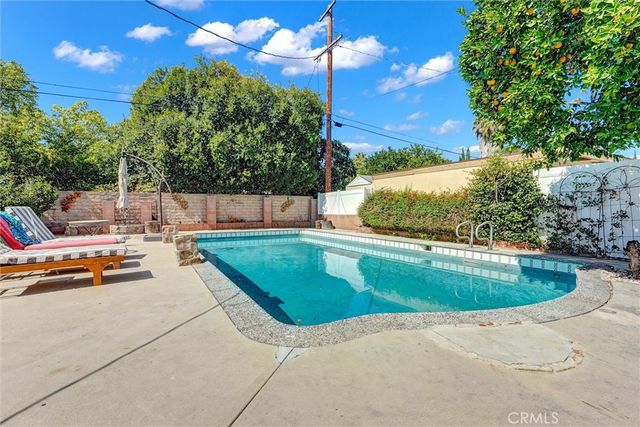 20355 Mobile, Winnetka, CA 91306
