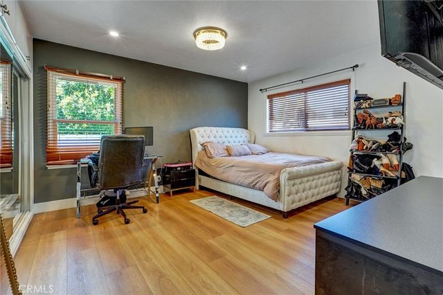 20355 Mobile, Winnetka, CA 91306