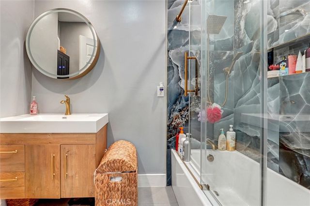 20355 Mobile, Winnetka, CA 91306