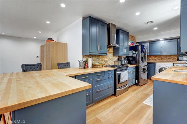 20355 Mobile, Winnetka, CA 91306