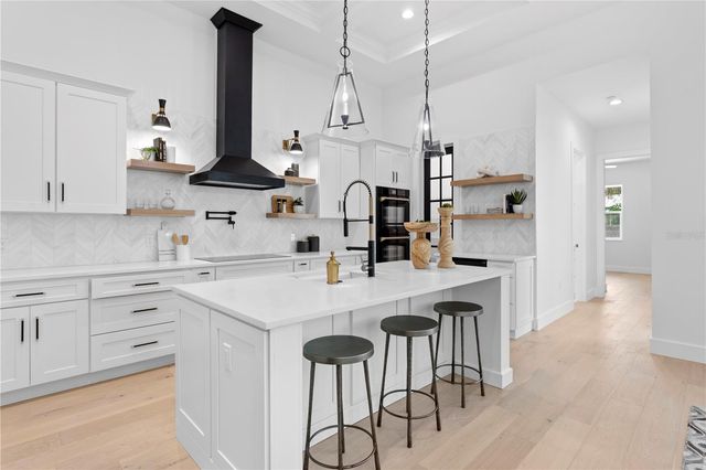 201 S SHADE AVENUE, Sarasota, FL 34237