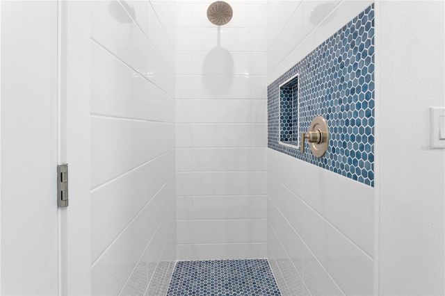 201 S SHADE AVENUE, Sarasota, FL 34237