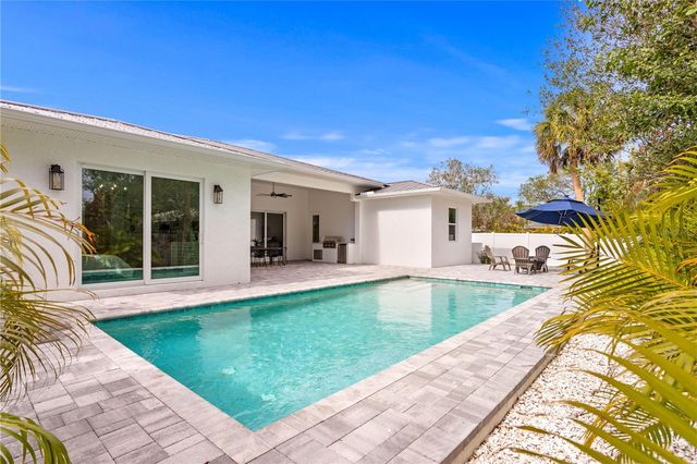 201 S SHADE AVENUE, Sarasota, FL 34237