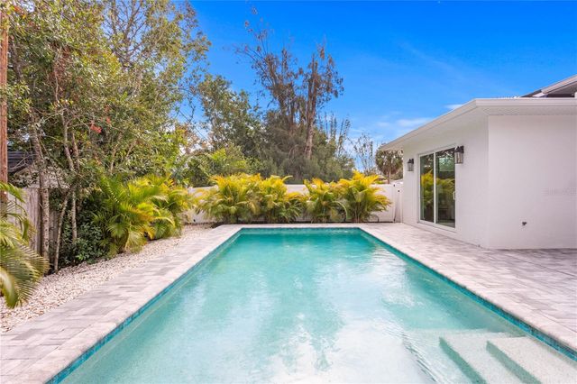 201 S SHADE AVENUE, Sarasota, FL 34237