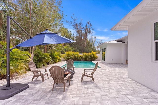 201 S SHADE AVENUE, Sarasota, FL 34237