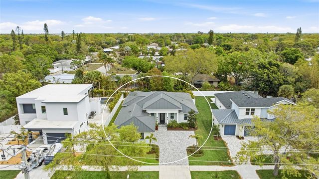 201 S SHADE AVENUE, Sarasota, FL 34237