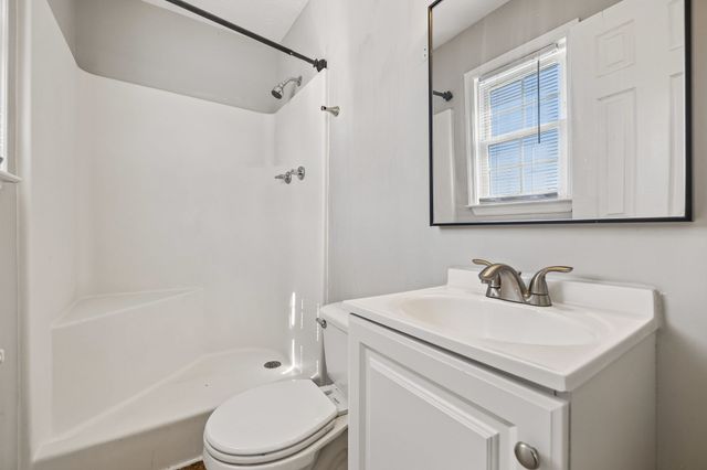 1814 Old County House Rd, White Bluff, TN 37187