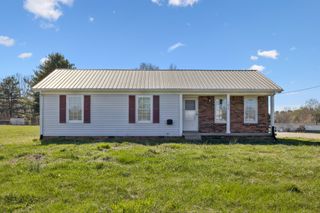 1814 Old County House Rd, White Bluff, TN 37187