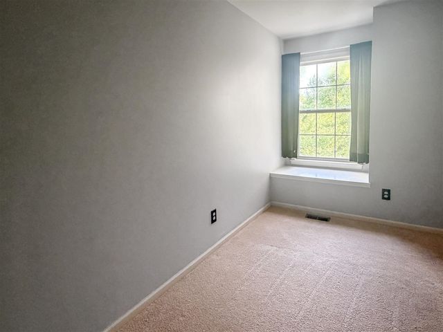 2820 Barclay Way, Ann Arbor, MI 48105