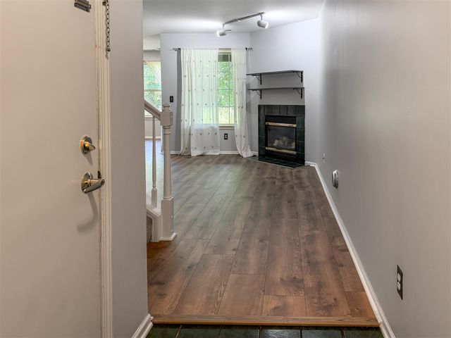 2820 Barclay Way, Ann Arbor, MI 48105