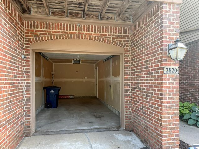 2820 Barclay Way, Ann Arbor, MI 48105