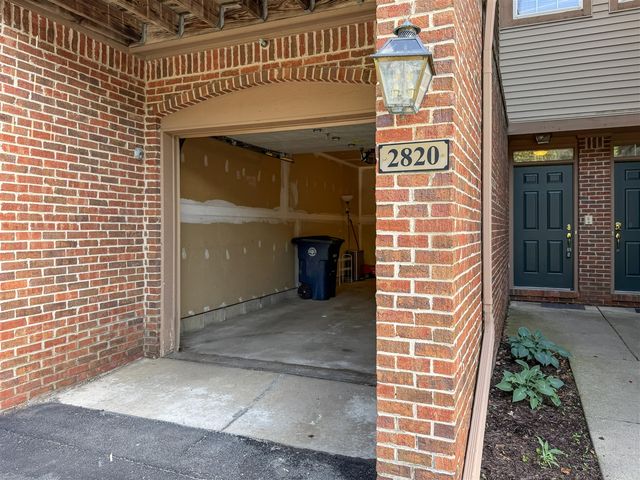2820 Barclay Way, Ann Arbor, MI 48105