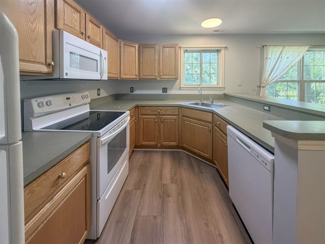 2820 Barclay Way, Ann Arbor, MI 48105