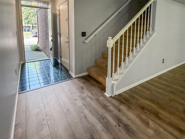 2820 Barclay Way, Ann Arbor, MI 48105