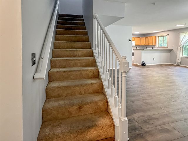 2820 Barclay Way, Ann Arbor, MI 48105